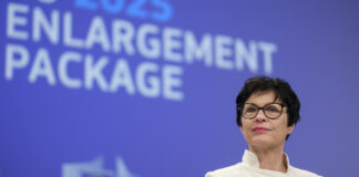 Noví členovia EÚ by mohli čeliť „skúšobnej dobe“