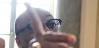 Pápež prijal hollywoodskych hercov a režisérov, poľutoval úpadok kín