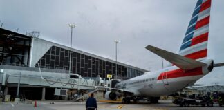 Počet zrušených a oneskorených letov v USA v čase odstávky presahuje 5 000 – správy