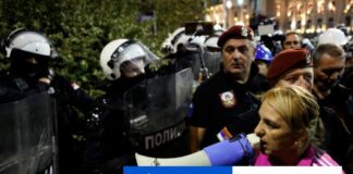 Polícia v Belehrade oddeľovala stúpencov a odporcov prezidenta Vučiča