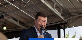 Predsedom Poslaneckej snemovne sa stal šéf SPD Tomio Okamura