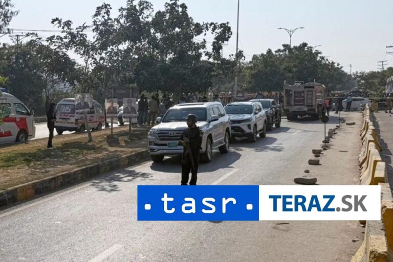 Pri výbuchu auta pred súdom v Islamabade zahynulo najmenej 12 ľudí