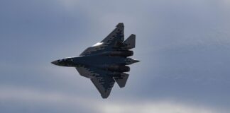 Ruské stíhacie lietadlo 5. generácie Su-57E predstavené na leteckej šou v Dubaji