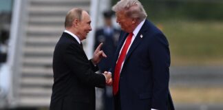 Rusko, USA aktívne diskutujú o ukrajinskom mierovom procese – asistent Kremľa