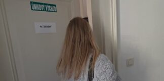 TAK AKO TO JE DO ČERTA STARÉHO S TÝMI ZAKÁZANÝMI KNIŽKAMI?! Bu bu bu, heterosexu…