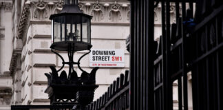 Tím britského premiéra je v „bunkrovom režime“ uprostred obáv z prevratu – médiá