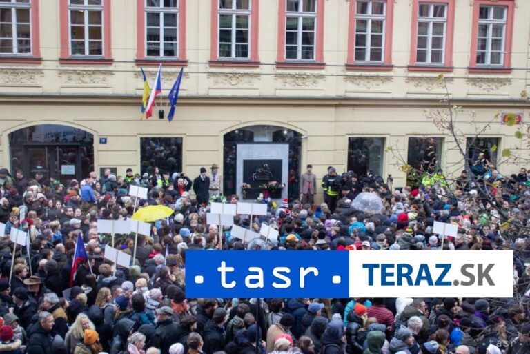 Tisíce ľudí v Prahe protestujú proti vláde ANO, SPD a Motoristov