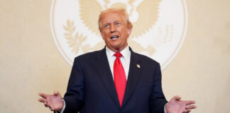 Trump udelil milosť oznamovateľom volebných podvodov, na ktorých sa Biden zameral