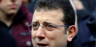 Turecká polícia predvolala novinárov pre správy o väznenom primátorovi