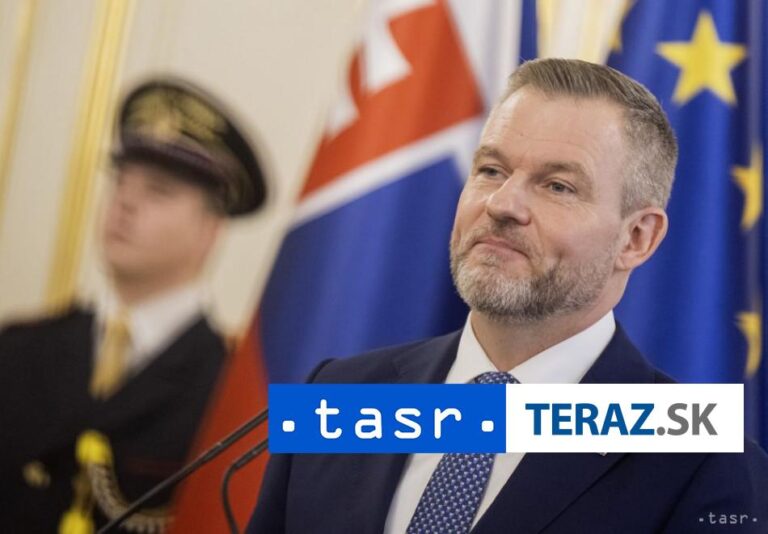 Prezident odcestoval za slovenskými vojakmi do Kosova