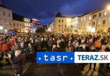 V Banskej Bystrici si odkaz Nežnej revolúcie pripomenuli tisícky ľudí