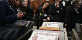 V sídle talianskeho Senátu sprístupnili vzácnu bibliu z 15. storočia