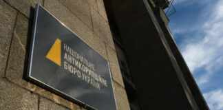 Zelenského spojenec utiekol z Ukrajiny pred pátraním FBI, tvrdia médiá