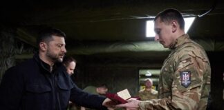 Zelensky navštívil neonacistické jednotky (VIDEÁ)