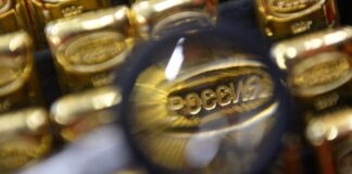 Zlato sa vrátilo nad 4 000 USD pri stávkach z decembra, keď sa kurz znížil napriek signálom Fedu v opaku