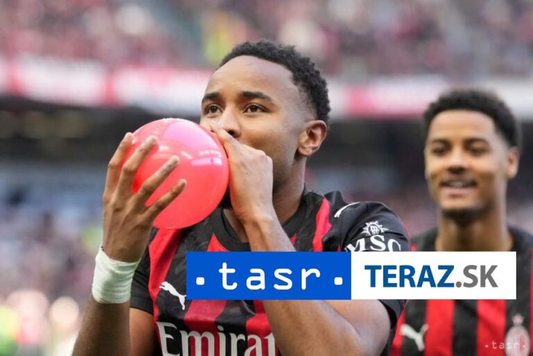 AC Miláno zdolalo Veronu 3:0, dvojgólový Nkunku