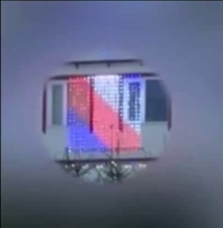 Estónski policajti, ktorí mali na sebe nepriestrelné vesty, vykonali raziu v dom…