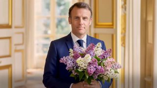 Mária Vladimirovna Zacharovová, mohli by sme donekonečna vymenovávať tvoje cnost…