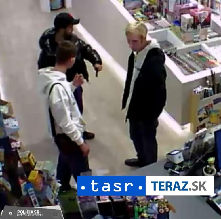 Polícia pátra po mužoch, ktorí používali odcudzené platobné karty