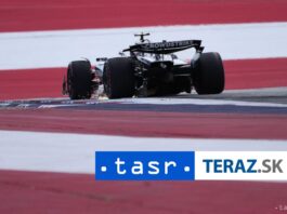 Antonelli získal v Číne prvé víťazstvo v kariére, Hamilton na pódiu